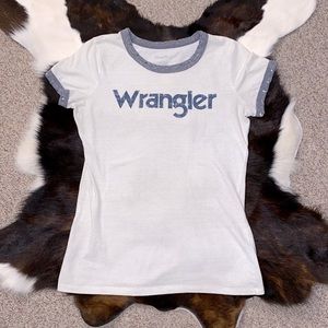 Distressed Wrangler tee⚡️